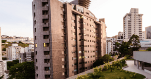 Leia mais sobre o artigo 🏡 INVESTIMENTO EM IMÓVEIS – DESCUBRA OS FUNDOS IMOBILIÁRIOS!